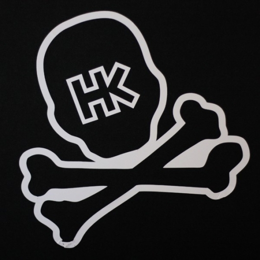 STICKER HK ARMY SKULL CAR BLANC