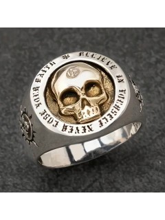 BAGUE ARGENT AVEC CRÂNE DORÉ