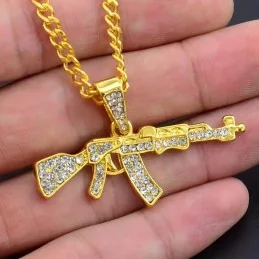 CHAÎNE + PENDENTIF AK-47 EN DIAMANT ARTIFICIEL OR